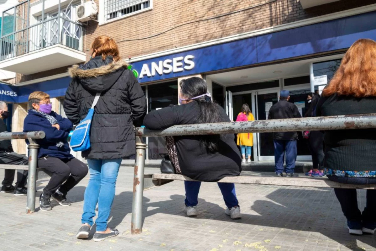 El Gobierno confirmó que se pagará un bono de 70 000 para jubilados y