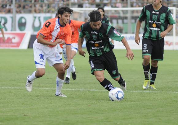 Cuidan a Alderete y Poggi ante Belgrano