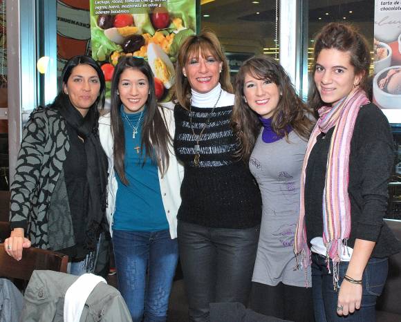 Cumple sorpresa para Eveline Alaniz