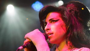 Harán un centro para adictos Winehouse