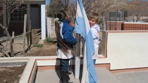 Una escuela centenaria que supo darle vida al pueblo de Angualasto