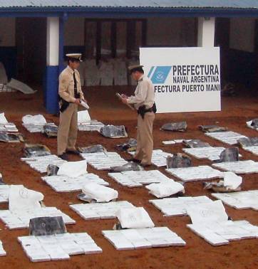 Hallan 1.000 kg de droga en un bote