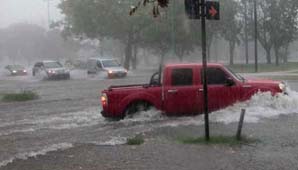 La Plata, otra ciudad bajo agua por una lluvia sin precedentes