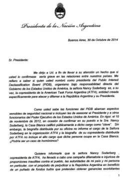 Cristina Fernández le pide a Obama que aclare si una funcionaria suya asesora a los buitres