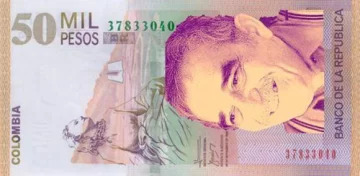 Dinero con la figura de Gabo