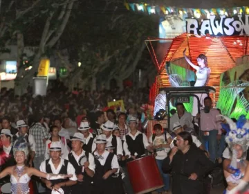 Un carrusel, con más colectividades