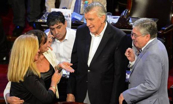 Tres a tres, el voto de diputados sanjuaninos