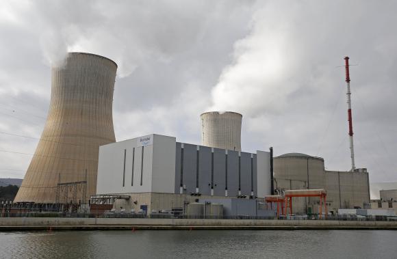 Matan a guardia de planta nuclear belga