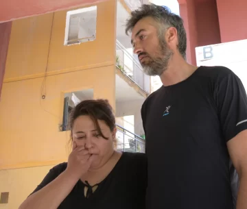 “El médico me dijo ‘le duele la espalda por la tos, pero está bien’, luego mi hija murió”