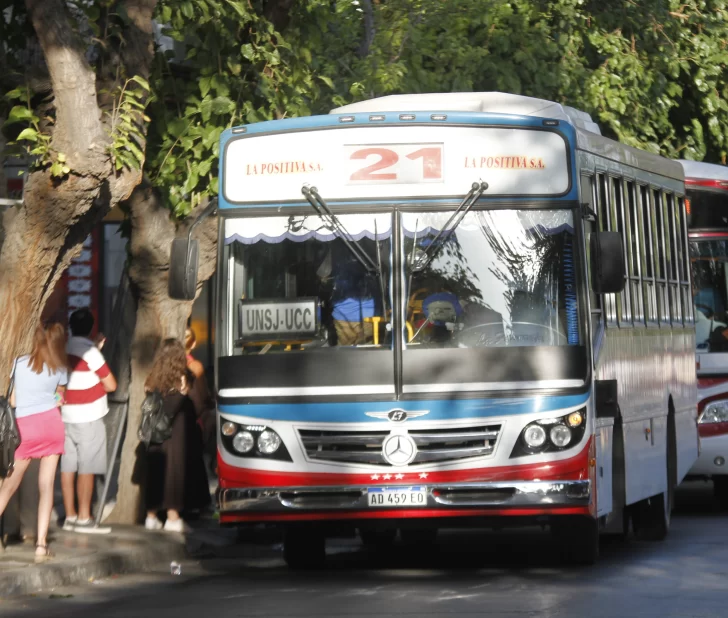 La UTA ratificó el paro y desde la medianoche de este viernes no habrá colectivos