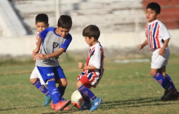 La acción sigue al compás de los chicos