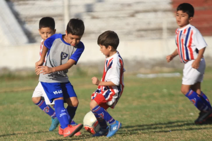 La acción sigue al compás de los chicos