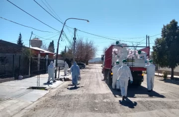 Desde adentro, los minuciosos operativos para aislar barrios y asistir a los vecinos