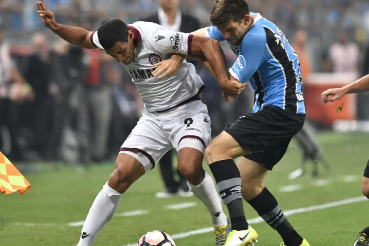 Lanús no pudo aguantar y perdió con Gremio en la primera final