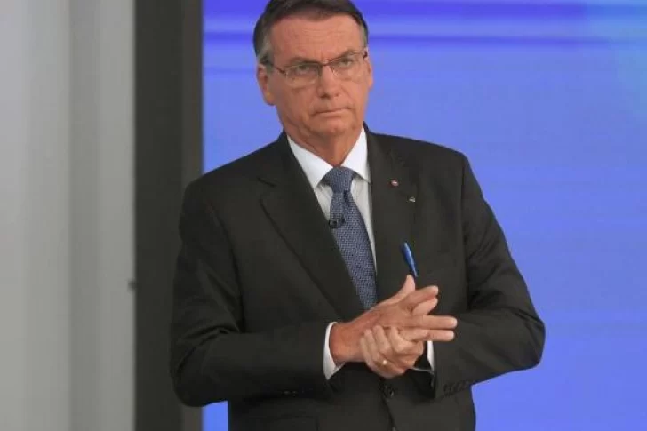 Bolsonaro, hospitalizado con dolores abdominales