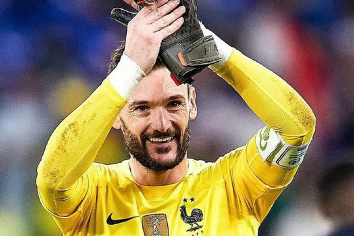 Lloris cuelga los guantes en la selección