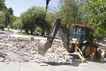 El arreglo de la Plaza 25 está al 65% y queda terminar las veredas y la fuente