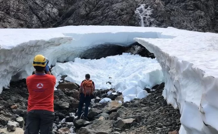 Murió un turista tras un derrumbe en una cueva en El Bolsón