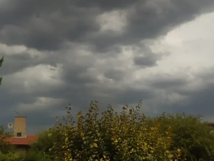 Emiten un alerta por fuertes tormentas para el Gran San Juan y otros 10 departamentos