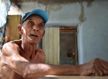 Devuelven la casa a un anciano desalojado a la fuerza y detienen a quien la ocupaba