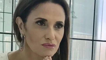 María Fernanda Callejón se mostró en trikini a sus 56