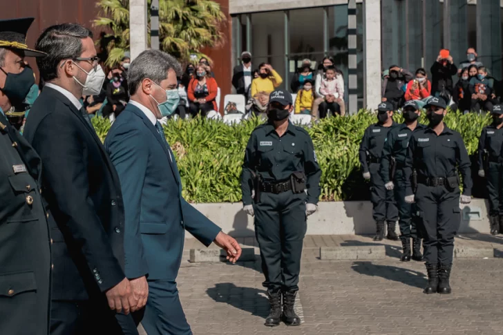 Gobierno ascenderá a 1.270 policías, el récord en ocho tandas seguidas