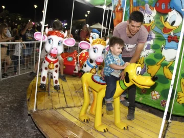 La feria, minada de juegos gigantes y mucha recreación para los chicos