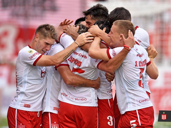 Con Emmanuel Mas desde el arranque, Estudiantes avanzó en la Copa Argentina