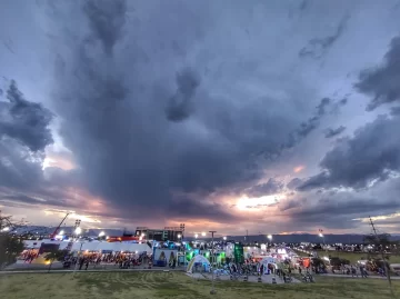 Seguí en VIVO la segunda noche de la Fiesta Nacional del Sol