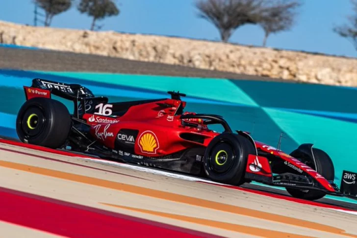 Carlos Sainz Jr. fue el más rápido con su Ferrari en los ensayos en Bahréin