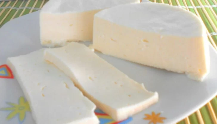 ANMAT prohibió la venta en todo el país de un queso cremoso