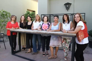 8 mujeres de mundos infinitos