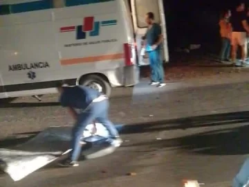 Tragedia en la ruta: un joven motociclista falleció tras ser embestido por un camión