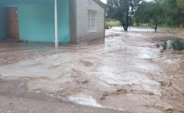 Creciente en Barreal: ayudan con el alquiler a las familias evacuadas