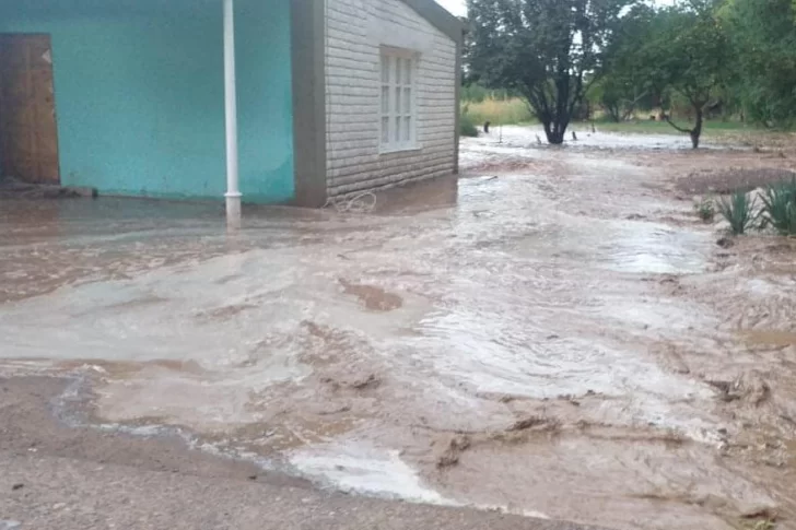 Creciente en Barreal: ayudan con el alquiler a las familias evacuadas