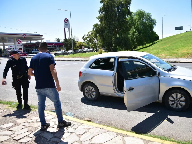 Mujer murió dentro de un auto