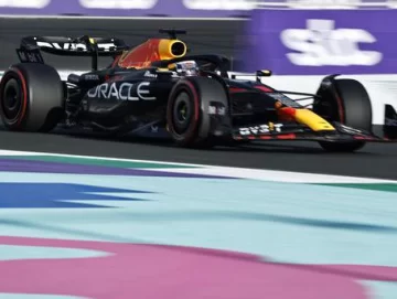 Verstappen dominó los ensayos en Arabia Saudita