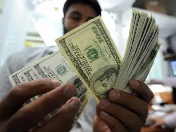 El dólar blue cerró a $399 en San Juan: saltó $12 en dos jornadas cambiarias