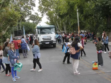 Docentes inician las clases el lunes, pero se mantienen en pie de guerra