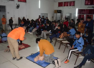 Ahora, todos los alumnos de Valle Fértil aprenderán sobre cómo salvar vidas