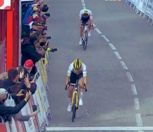 Roglic batió a Evenepoel