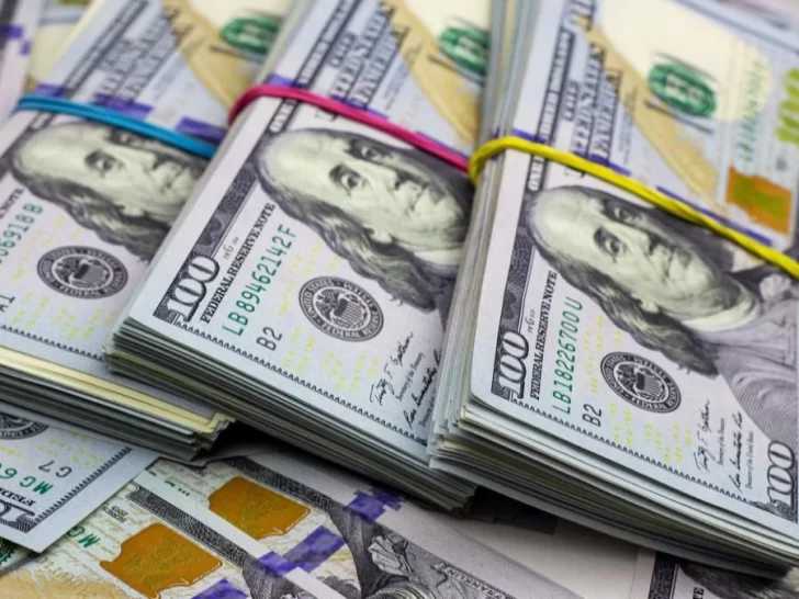 El dólar blue se negoció sin cambios, en $375 por unidad