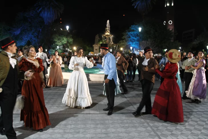 Luego de 7 meses de obras, la Plaza 25 volvió a mostrar su esplendor