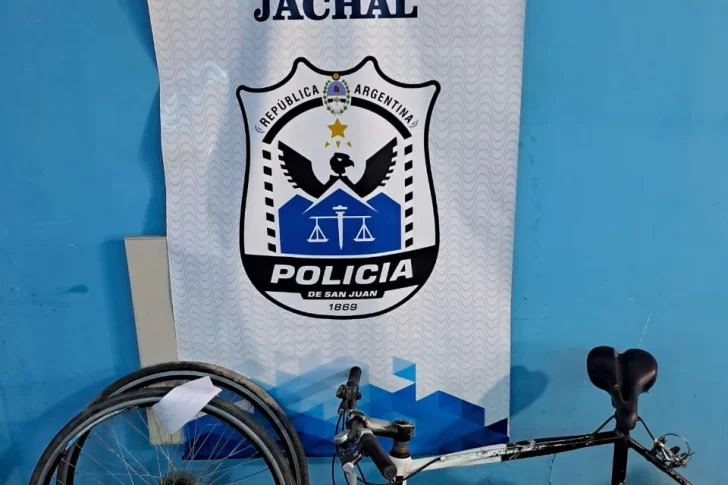 Roban una bicicleta de carrera y la Policía la encuentra por partes