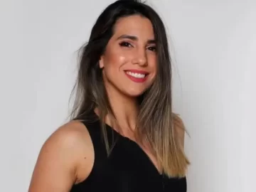 Cinthia Fernández, cocinera hot: preparó la comida ¡en tanga!