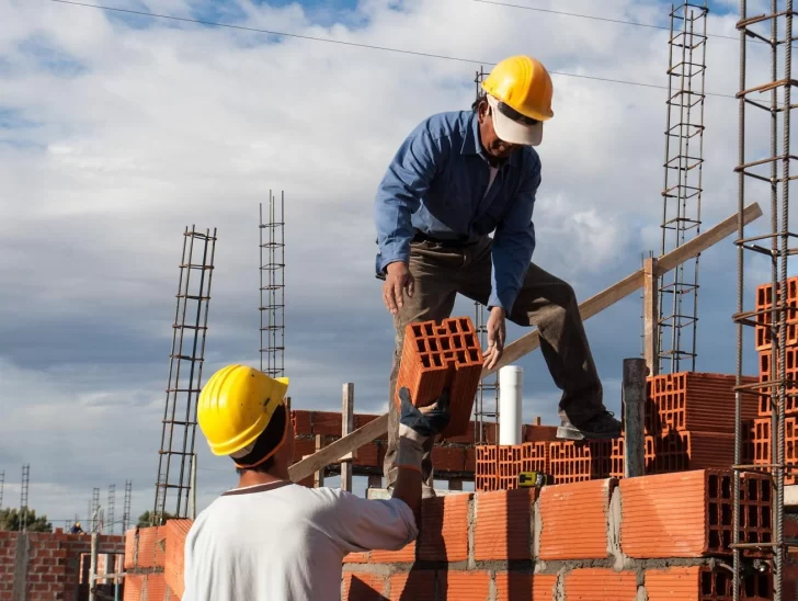 El 60% de la población ganaba hasta $90.000 a fines de 2022