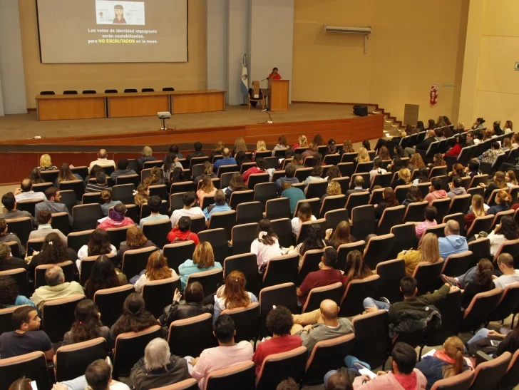 Comienza el curso a autoridades de mesa, con foco en el sistema electoral