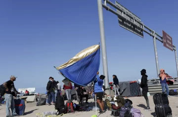 Perú militariza la frontera por crisis migratoria con Chile