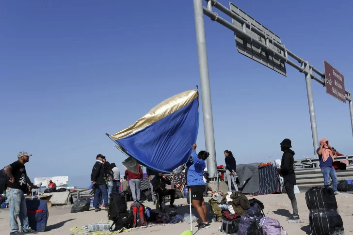 Perú militariza la frontera por crisis migratoria con Chile