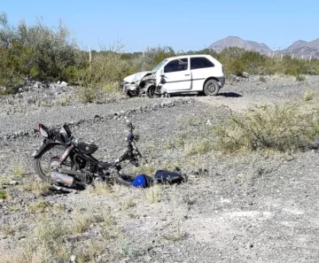 Lo peor para motociclista embestido por un auto